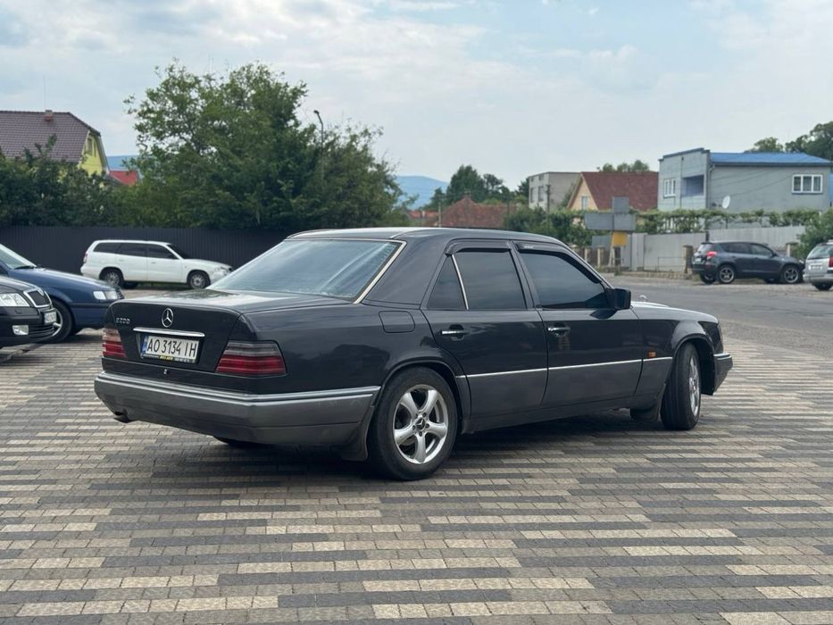 Mercedes W124 2.2.