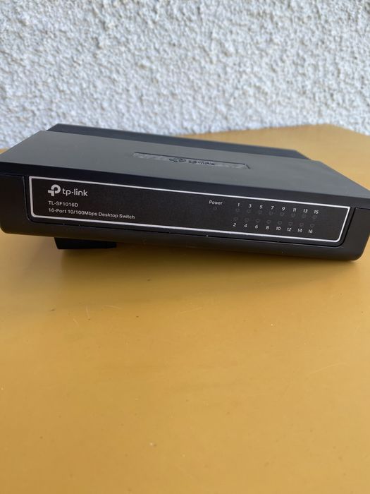Switch usado com 16 portas