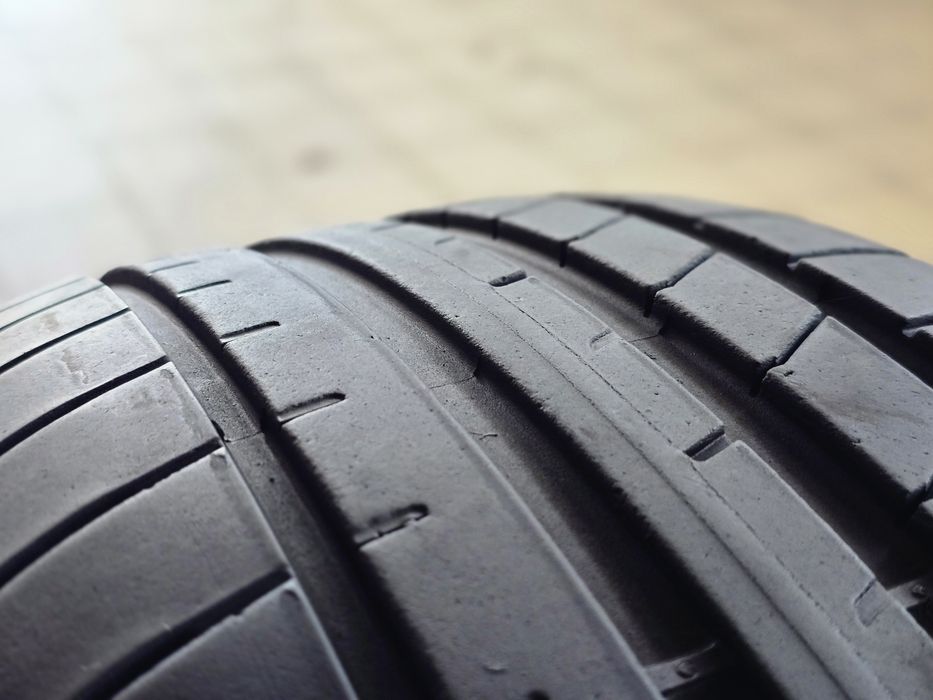 Pneus 245/40 R19
