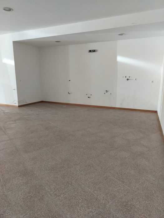 Espaço Comercial no Centro de Murça com Garagem Privativa