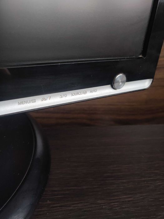 Монитор Samsung 931C, 19" , экран -квадрат, черного цвета.
