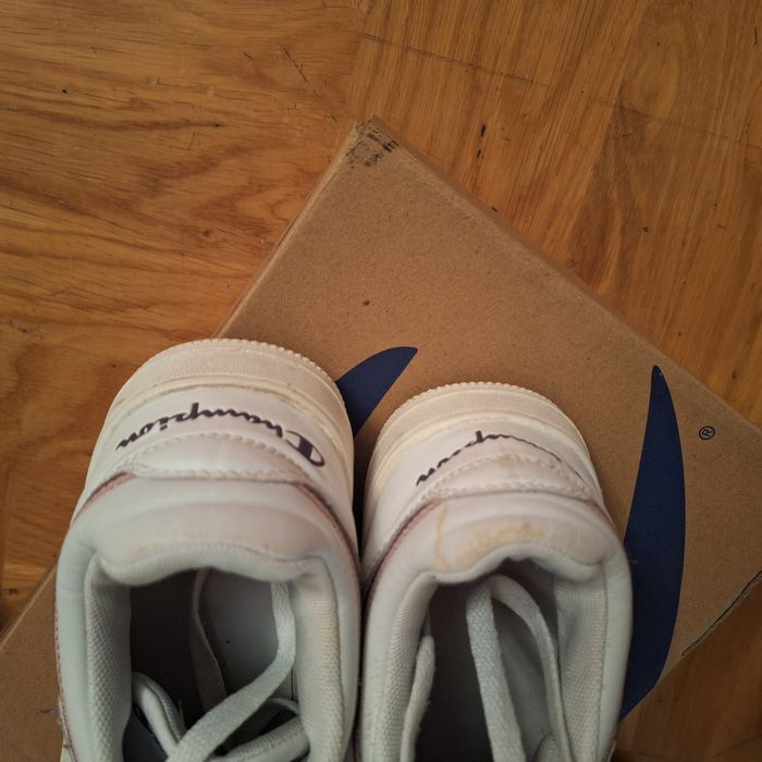 Buty sportowe dla dziewczyki