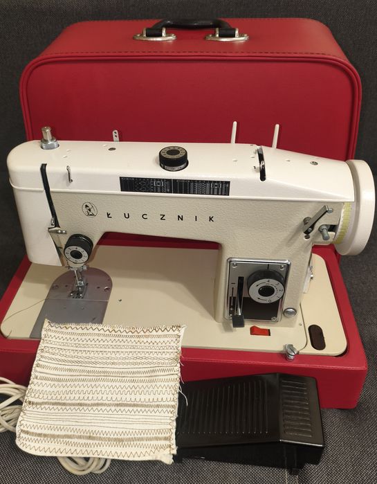 Po dokładnym serwisie maszyna do szycia Łucznik 438