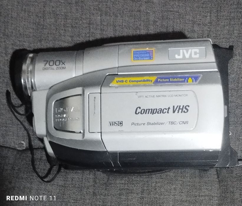 Видеокамеры Samsung, JVC