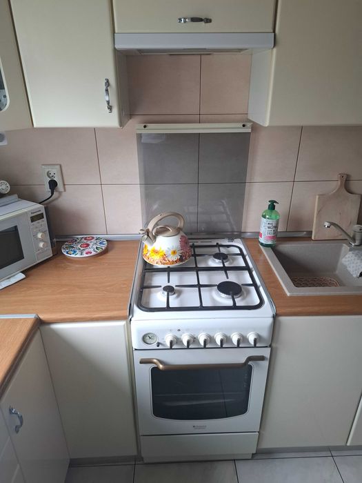 Kuchnia na wymiar, zestaw mebli kuchennych wraz ze sprzętem AGD
