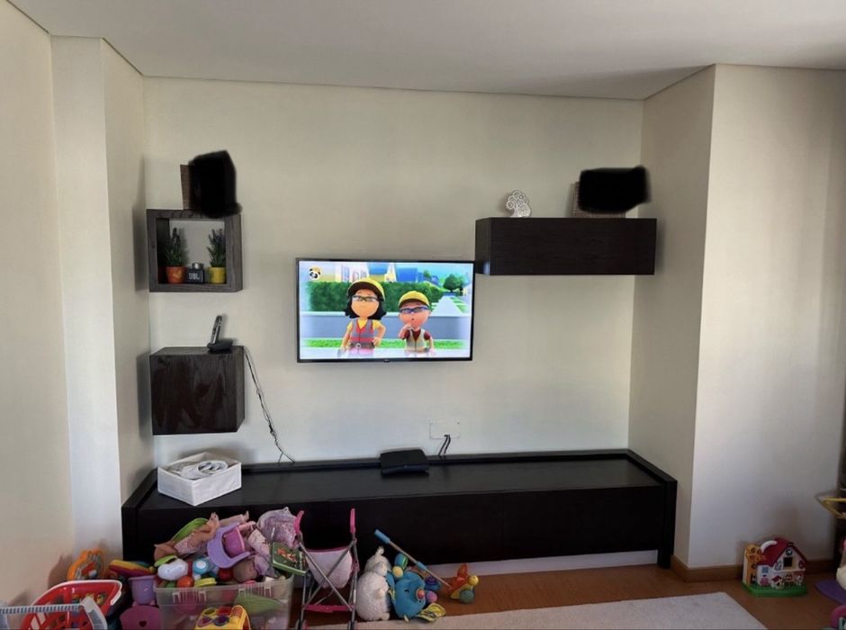 Mobilia como nova, completa de moradia T3, cor Wengué carvalho escuro