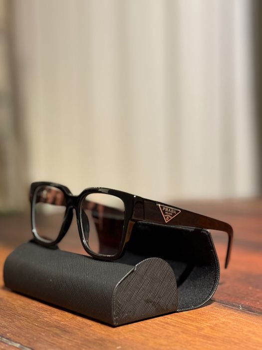 Óculos PRADA com lente fotocromático + anti reflexo + luz azul