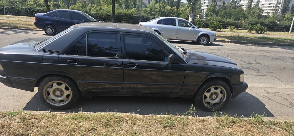 Mercedes-BENZ 190 E 2.3