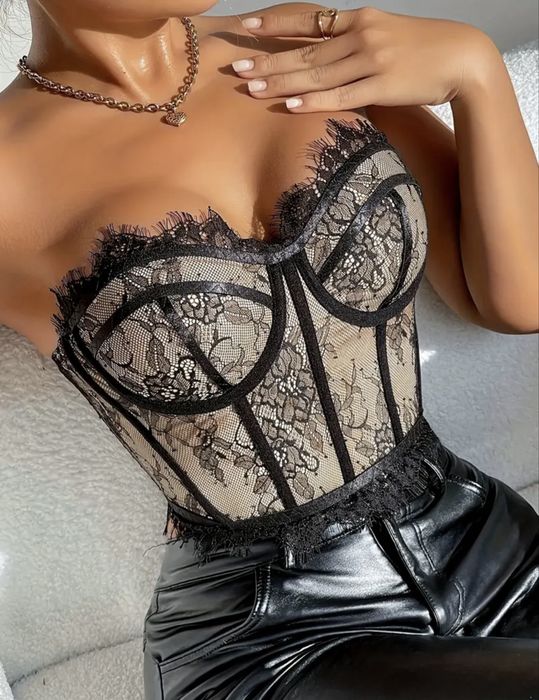 Топ корсетний з чашками