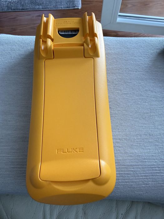 Nowy miernik Fluke  1507 megger / tester izolacji