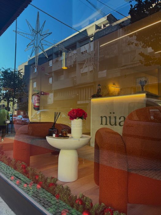 Aluga-se mesa manicure