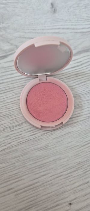 Kylie cosmetics roz summer sorbet
