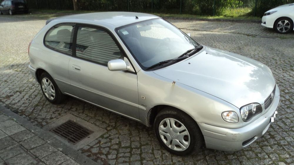 Toyota Corolla E11 1.4 3P 2001 - Para Peças