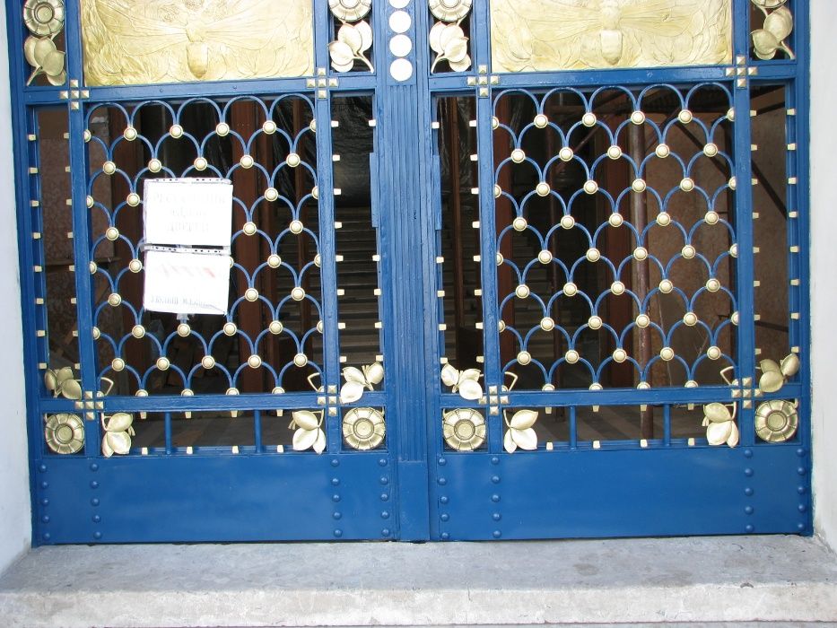 Піскоструй ,воріт,перил,автомобільних дисків,реставрація виробів.