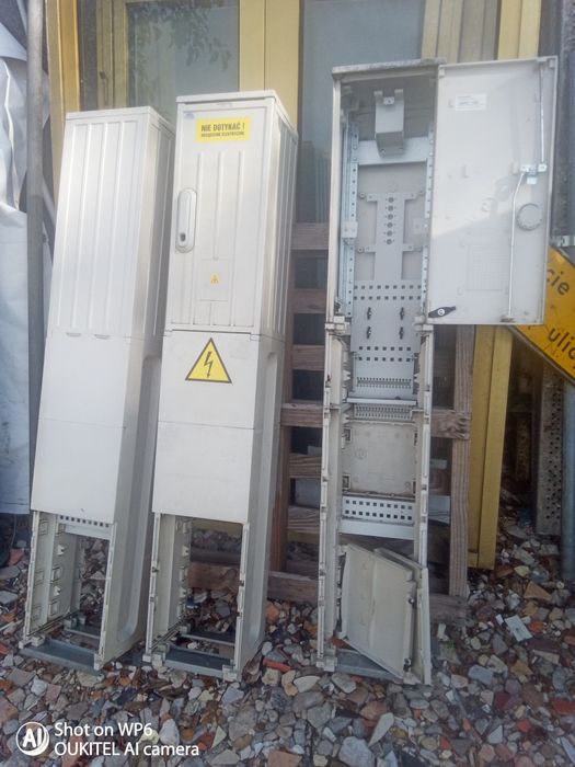 Skrzynka elektryczna z fundamentem