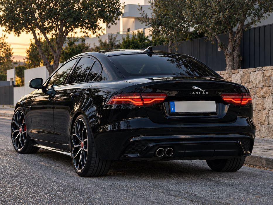 Jaguar XE R-Dynamic SE AWD Black Edition — photo 4