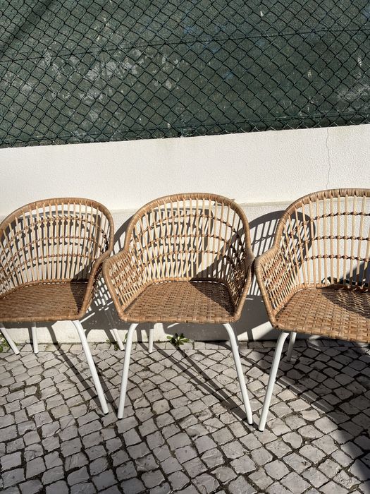 Conjunto de seis cadeiras de rattan/vime, como novas, para exterior.