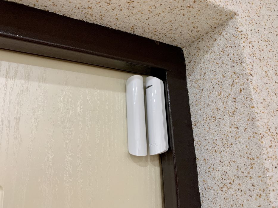 AJAX Doorprotect белый чёрный беспроводной датчик открытия двери окна