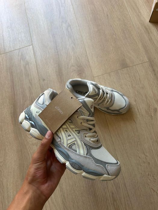 Sapatilhas ASICS  cinzento claro 40,50