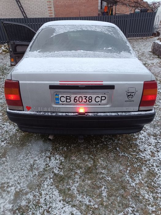 Опель Омега А  2.0і