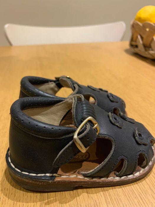 Sandália Bebé menina cabedal