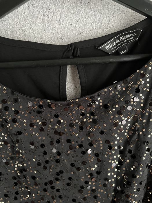 Сукню для вечірок