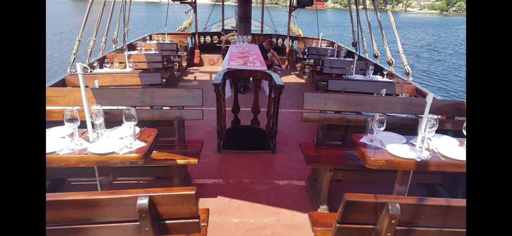 Теплоход Корабль Бригантина кафе аренда бизнес