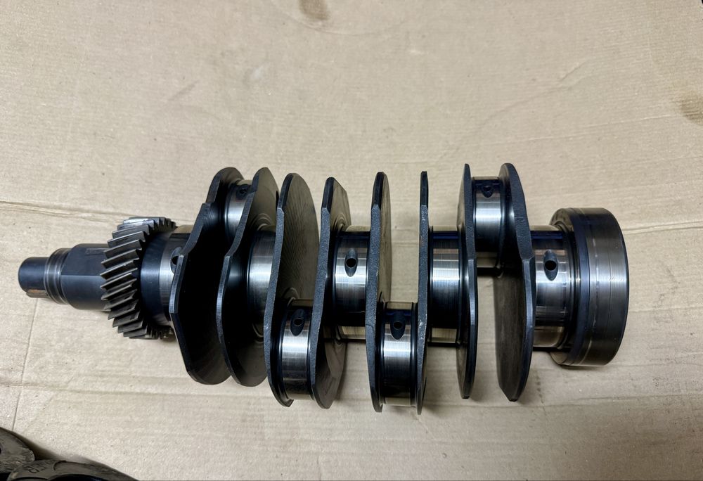 Wał korbowy Subaru 2.0 diesel EE20Z Korbowód tłok