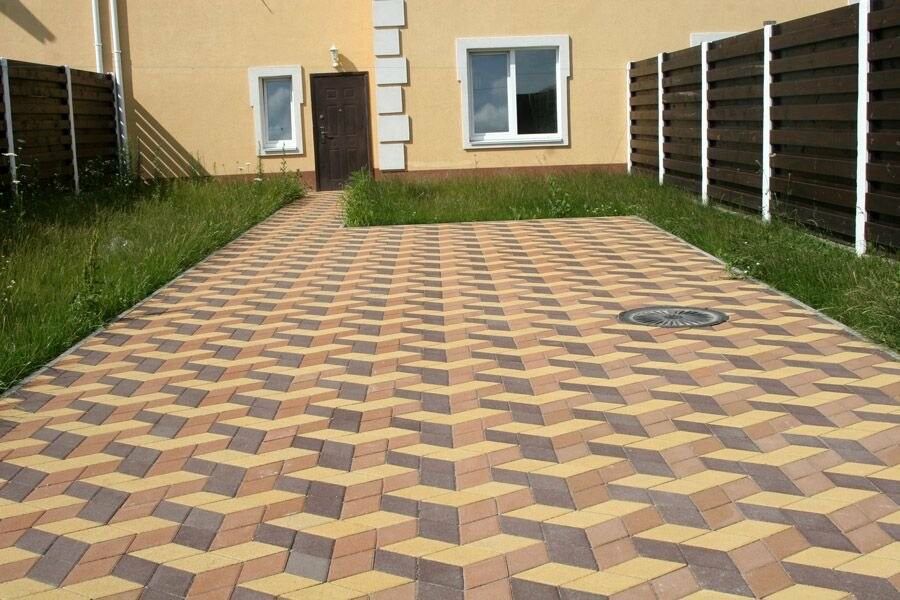 Укладка тротуарной плитки мастерами с большим опытом.