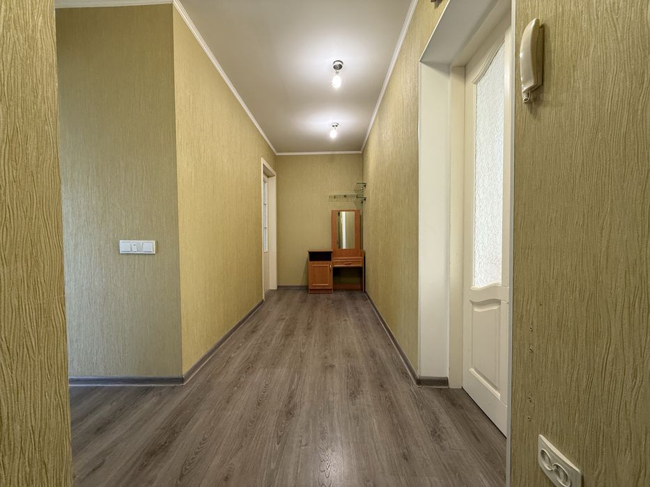 Продаю 3х комнатную квартиру с ремонтом. В центральном районе города.