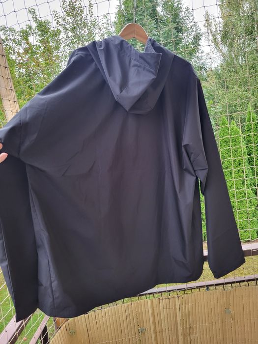 Wiatrówka kurtka Adidas rozm XXL rozm2Xl lekka i wygodna