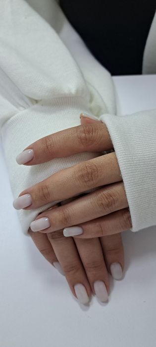 Педикюр,  манікюр центр міста