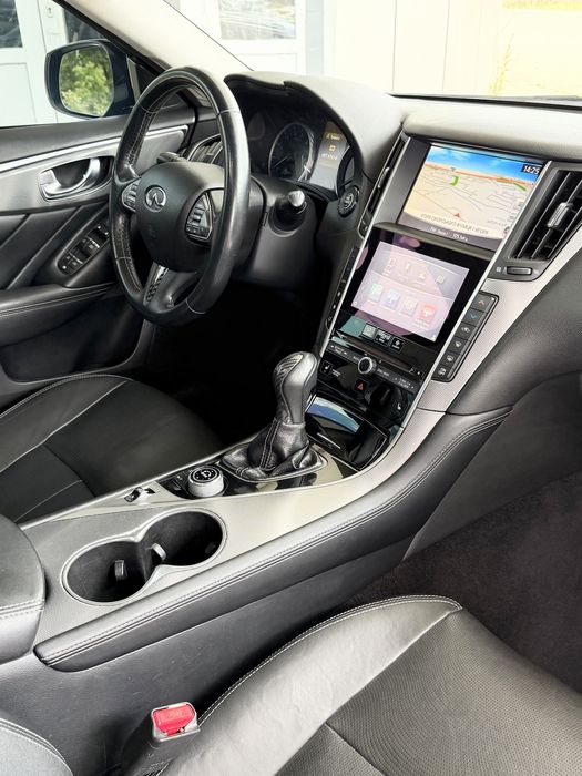 Infiniti Q50 2015г 3.5 Hybrid 141т км.