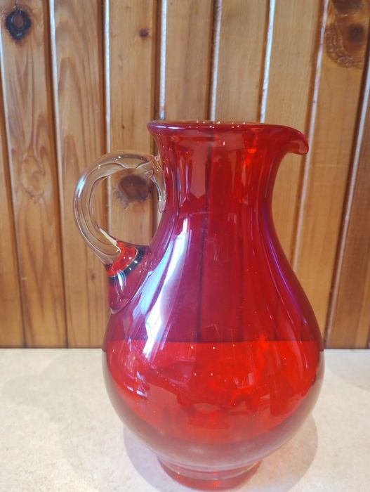 Dzbanek czerwony projektu Horbowego