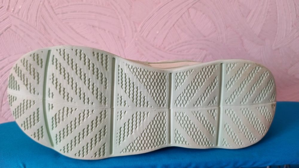 Жіночі кросівки текстиль.