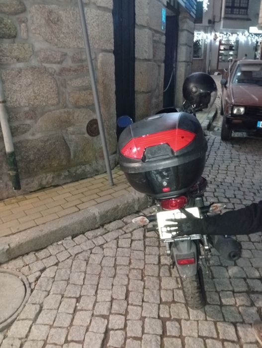 Vendo mota 125 com documentos