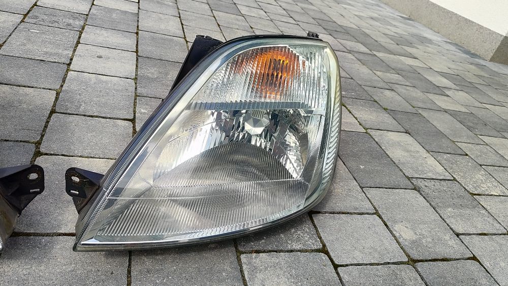 Lampy przednie przód Ford Fiesta MK6