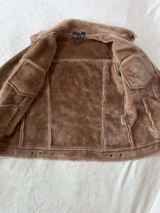 Жіноча  куртка з хутряним коміром