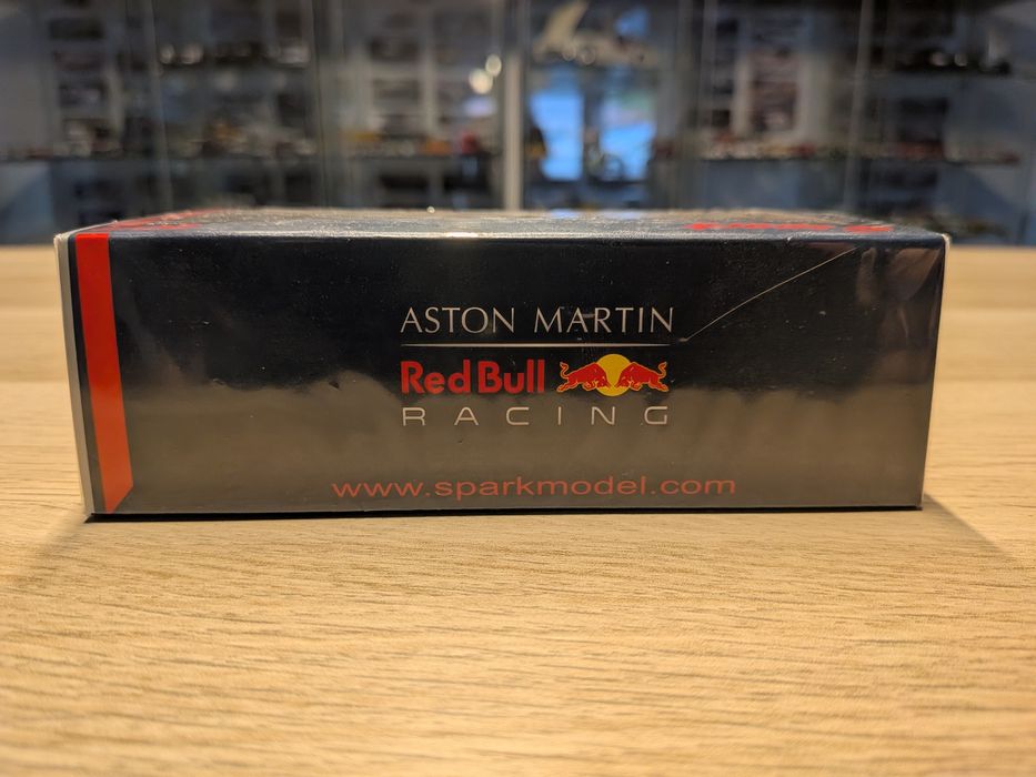 Aston Martin Red bull Racing RB15 - 1/43