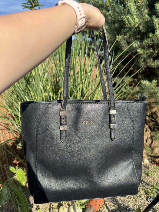 Czarna torba guess
