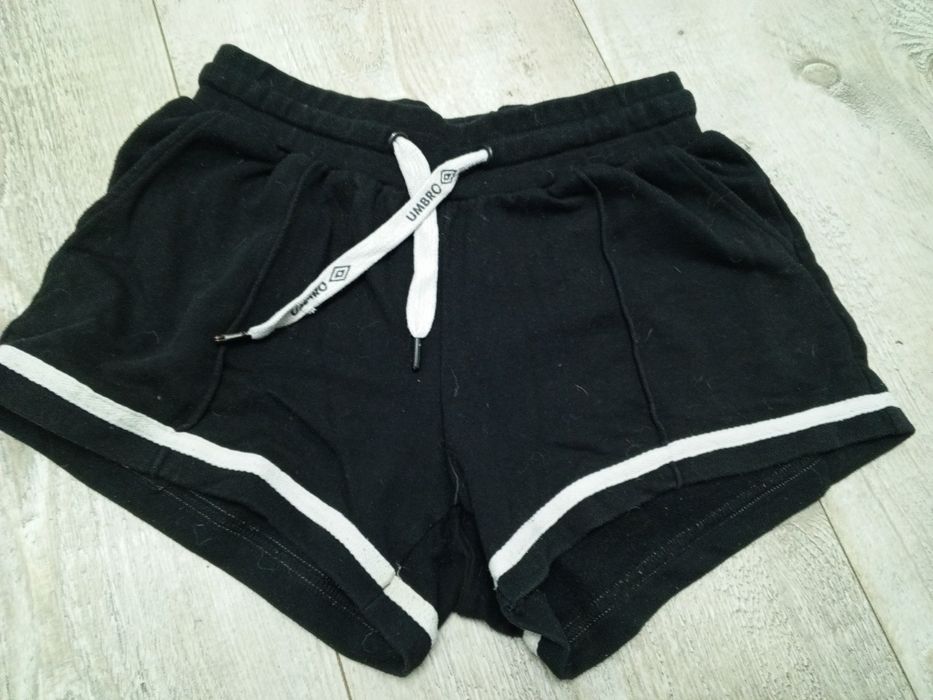 Spodenki damskie w rozmiarze S z firmy Umbro