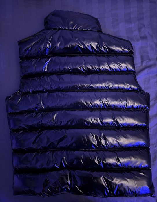 Colete Moncler Preto Brilhante – Excelente Estado