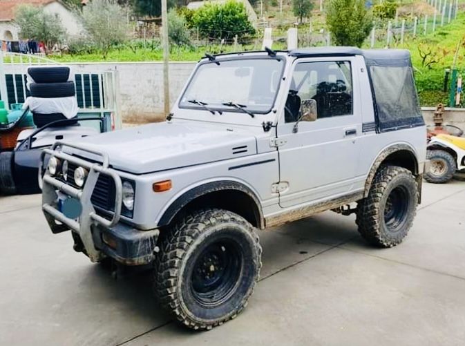 Suzuki Samurai/Santana