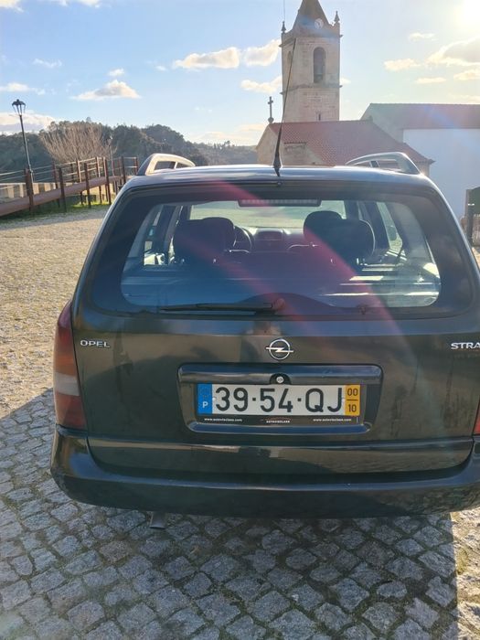 Astra carrinha preta