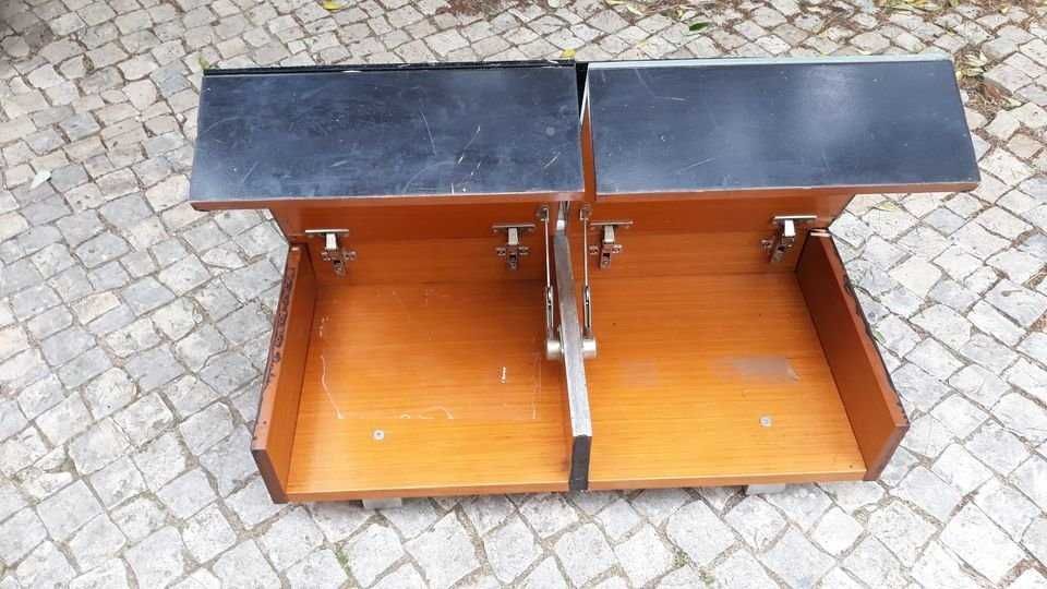 Mesa Baixa Quadrada de Sala, com 4 compartimentos escondidos