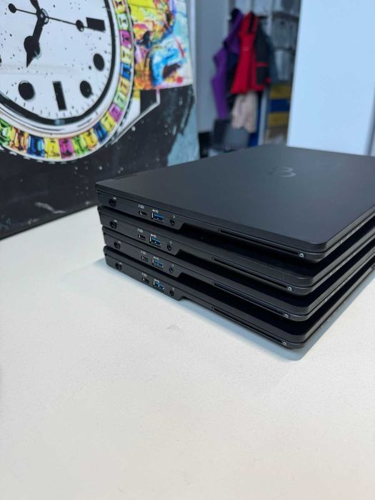 Легкий ноутбук Fujitsu LifeBook U729 Intel Core i3-8145U / 8GB / 256SSD / 4G LTE — 1.15кг, б/у Європа