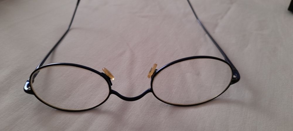 Óculos armação em bom estado