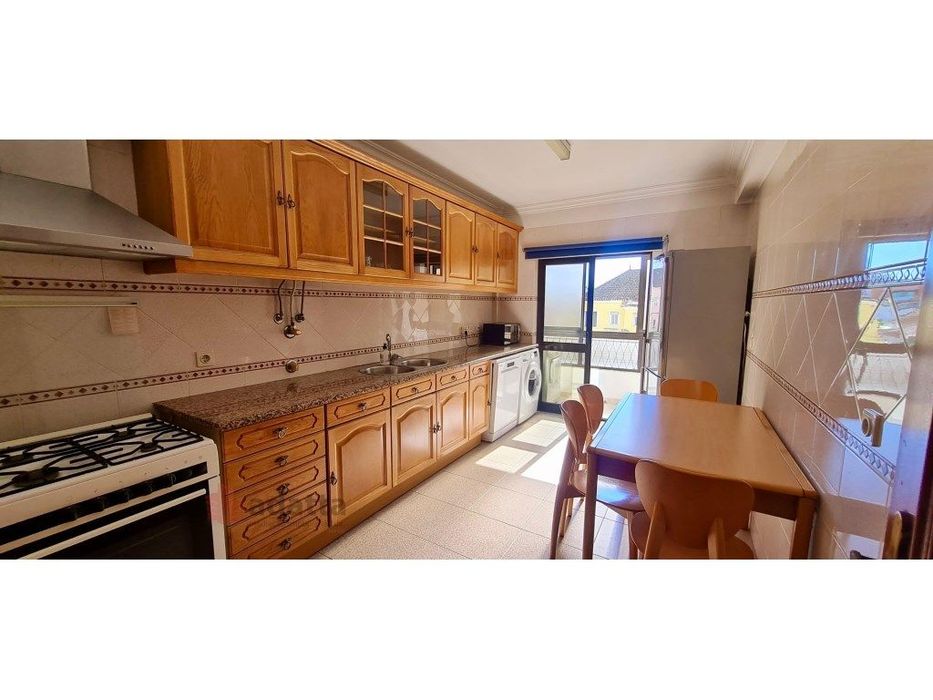 Arrenda-se um acolhedor apartamento T2, localizado junto hospital, ...