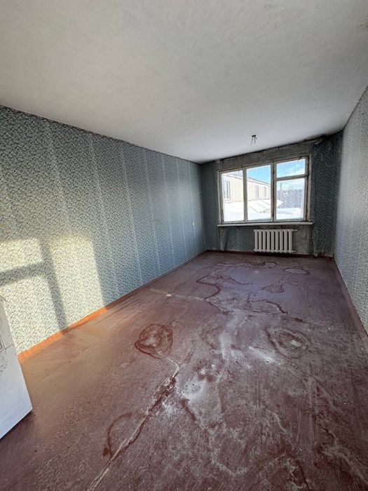 Продажться бюджетна 3х кімнатна квартира по вул.Дружби Народів.