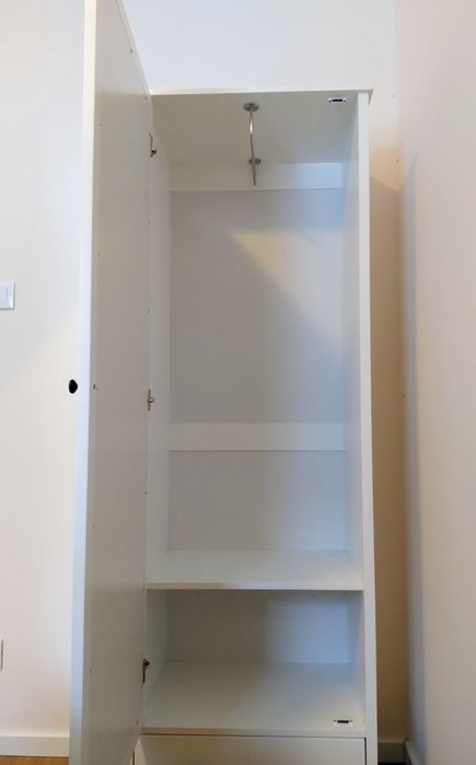 Biała szafa SAUDDE Agata Meble z lustrem